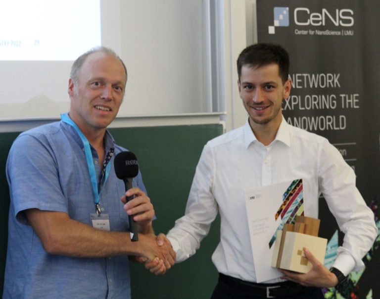 Nano innovation award to Tobias Boolakee